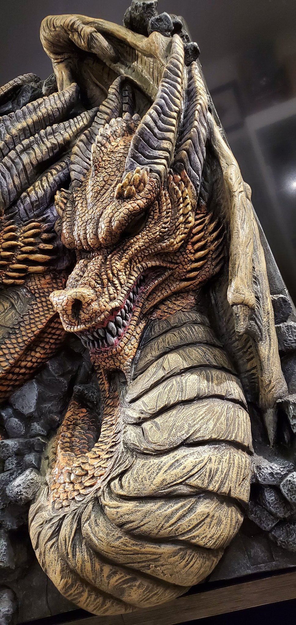 King Ghidorah Wall Breaker Giant 3D Display