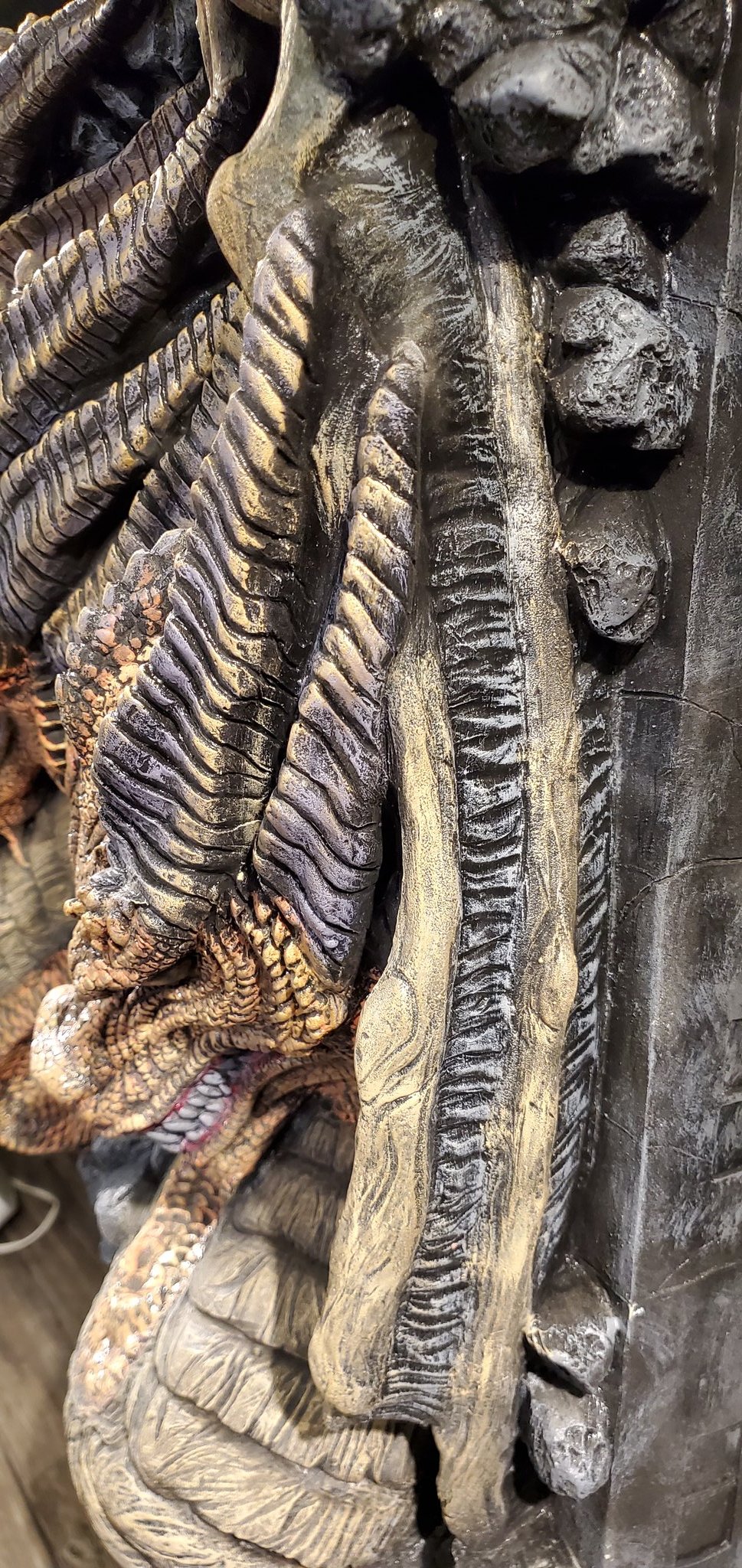 King Ghidorah Wall Breaker Giant 3D Display