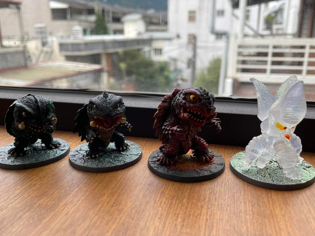 EZHobi Eggmon Gamera Box of 18 including secret figures
